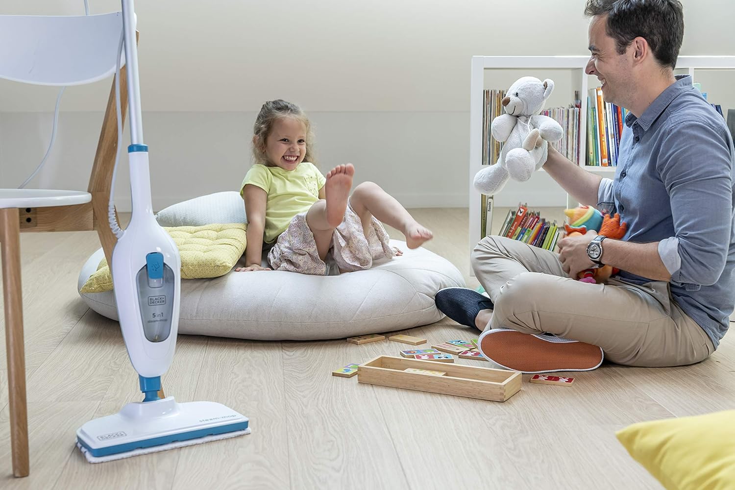 Black+Decker FSMH13E10-QS Scopa a Vapore 10-in-1 Steam Mop Deluxe (1300W, Pulitore a Vapore per Igiene e Pulizia, Ampio Set di Accessori + Generatore di Vapore Portatile Rimovibile, Facile da Usare)