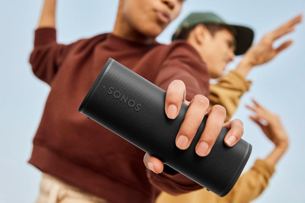 Sonos Roam 2 | Altoparlante portatile, leggero e impermeabile con Bluetooth, Wi-Fi, autonomia di almeno 10 ore e controllo vocale per interni ed esterni - Bianco