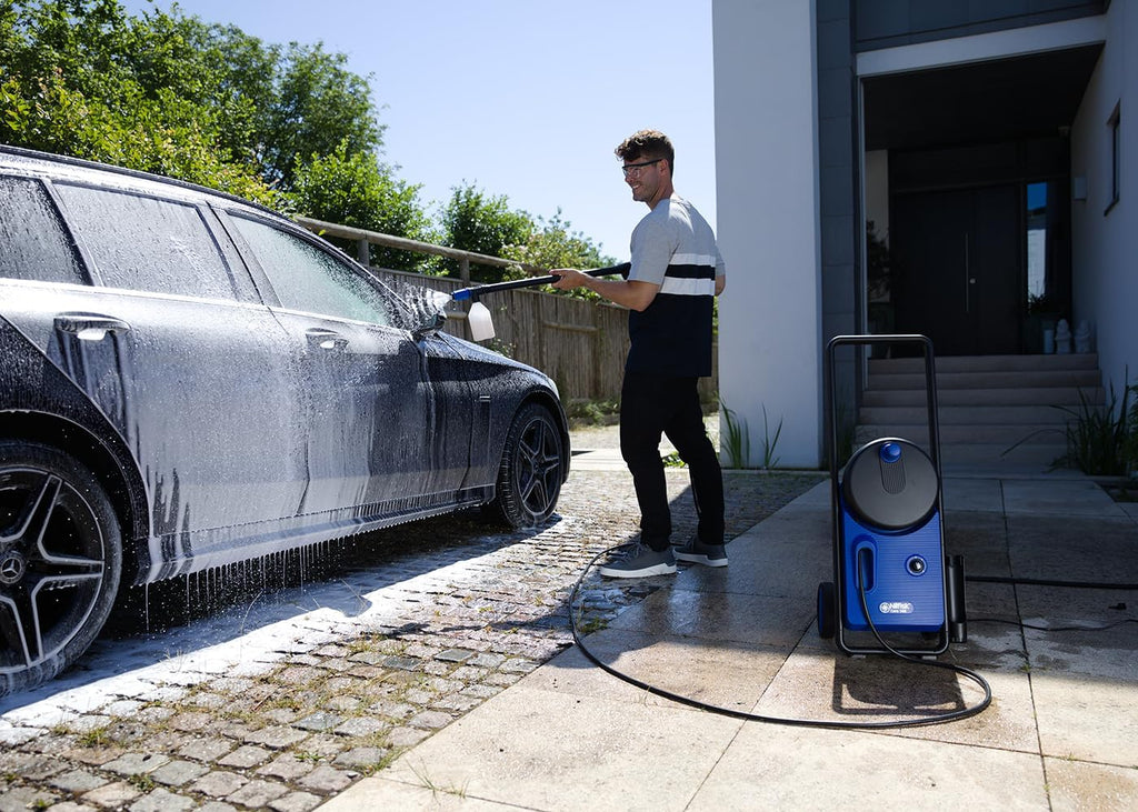 Nilfisk Core 140 Idropulitrice con PowerControl - Idropulitrice per la pulizia di aree esterne e il lavaggio auto (1800 W)