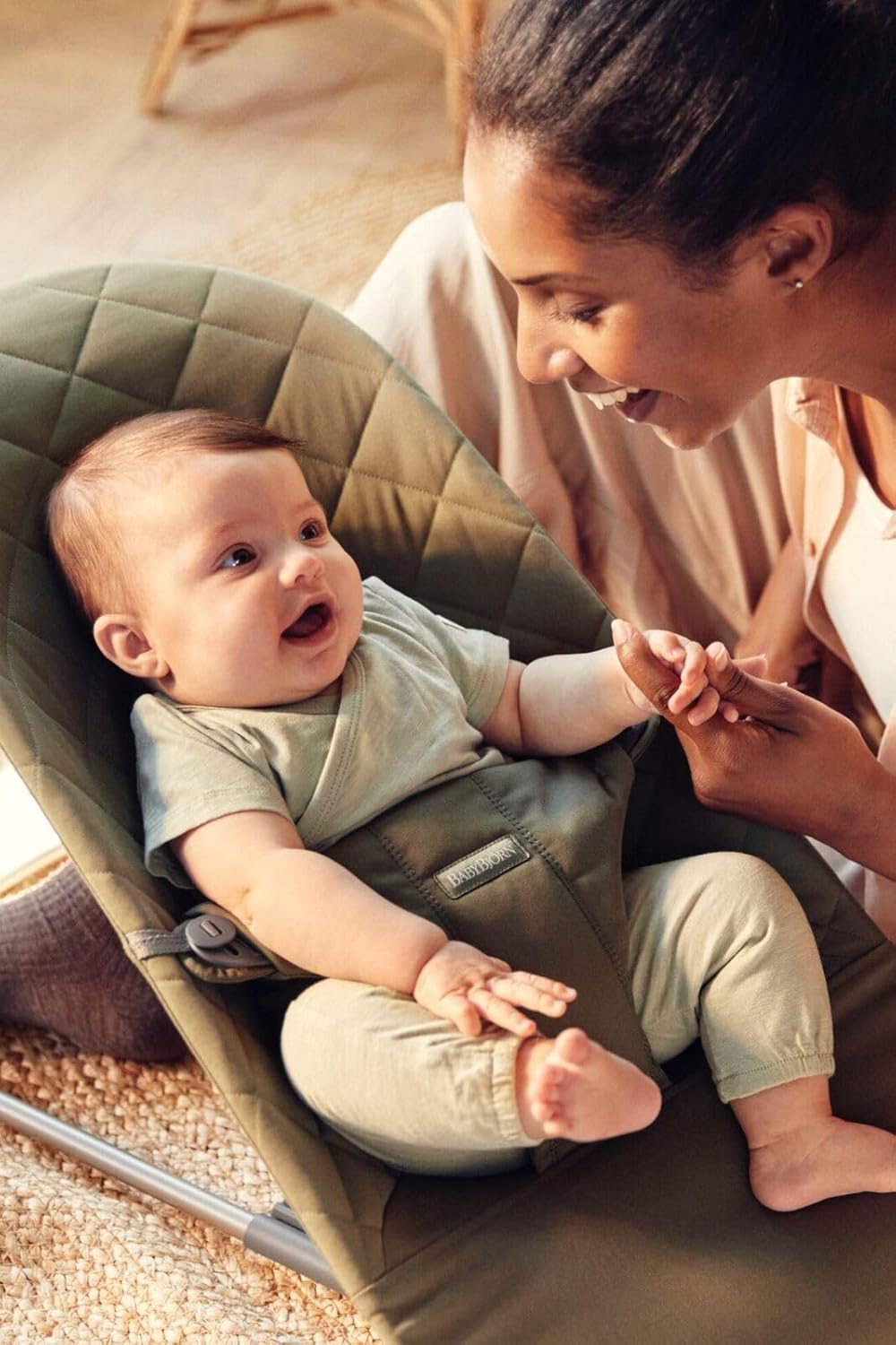 BabyBjörn Sdraietta Bliss, Tessuto, Trapuntatura petalo, Grigio Sabbia