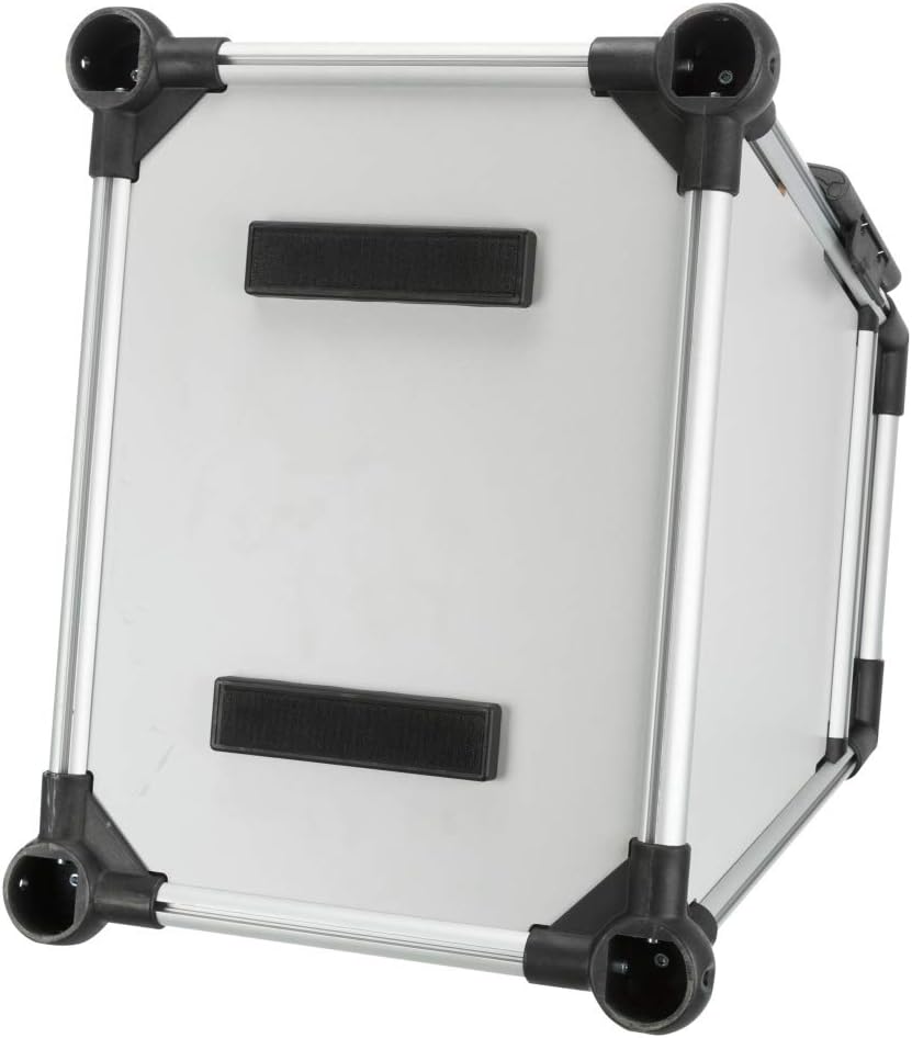 TRIXIE Hunde-Transportbox Aluminium in silber – M: 55 × 62 × 73 cm, stabile und geräuscharme Hundebox mit abgeschrägten Seiten, Sicherheitsverschluss & rutschfester Liegematte – 39342