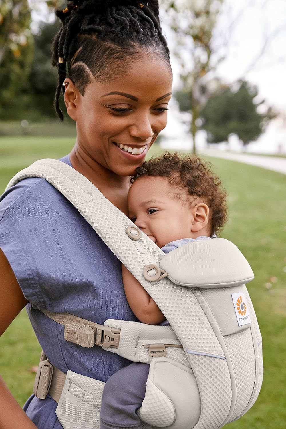 Ergobaby Omni Breeze Marsupio per Neonati dalla Nascita fino a 20 kg, Morbido Mesh SoftFlex a 4 Posizioni, Ergonomico, Porta Bebè, Natural Beige