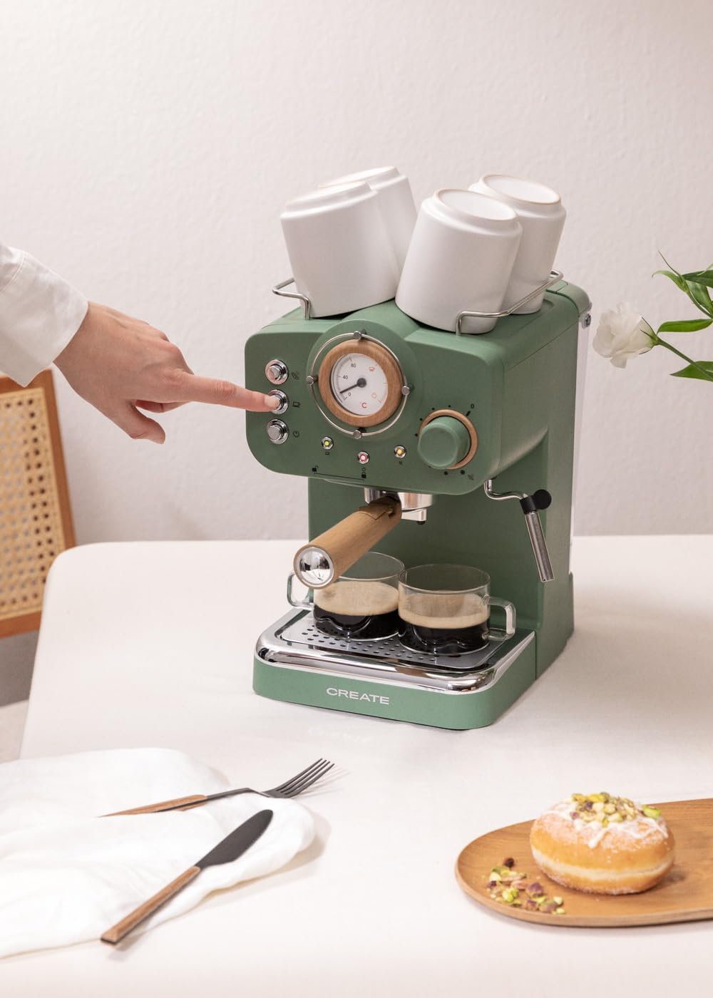 CREATE / THERA RETRO/Macchina da caffè espresso semiautomatica Rosa Pastello Opaco e Legno / Pompa a pressione 20bar, 1100W, Serbatoio acqua 1.25L, per caffè macinato, cialde ESE 55mm, con vaporizzatore, 1100W
