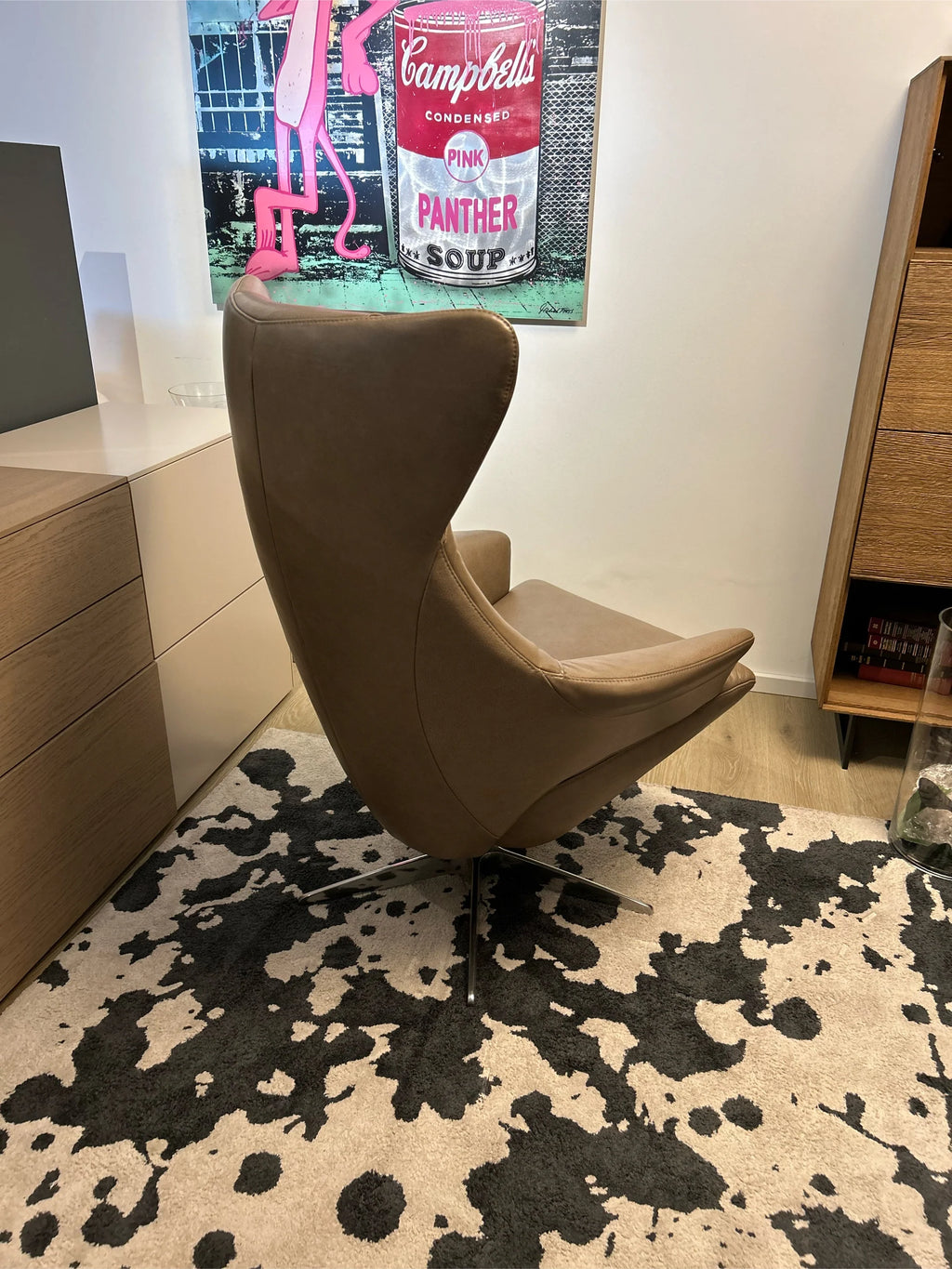 Poltrona relax da esposizione Gealux Arc in pelle color tortora, regolabile con motore a batteria