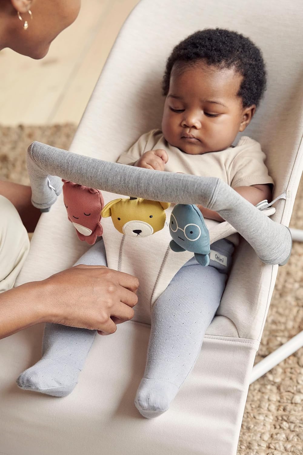 BabyBjörn Sdraietta Bliss, Tessuto, Trapuntatura petalo, Grigio Sabbia