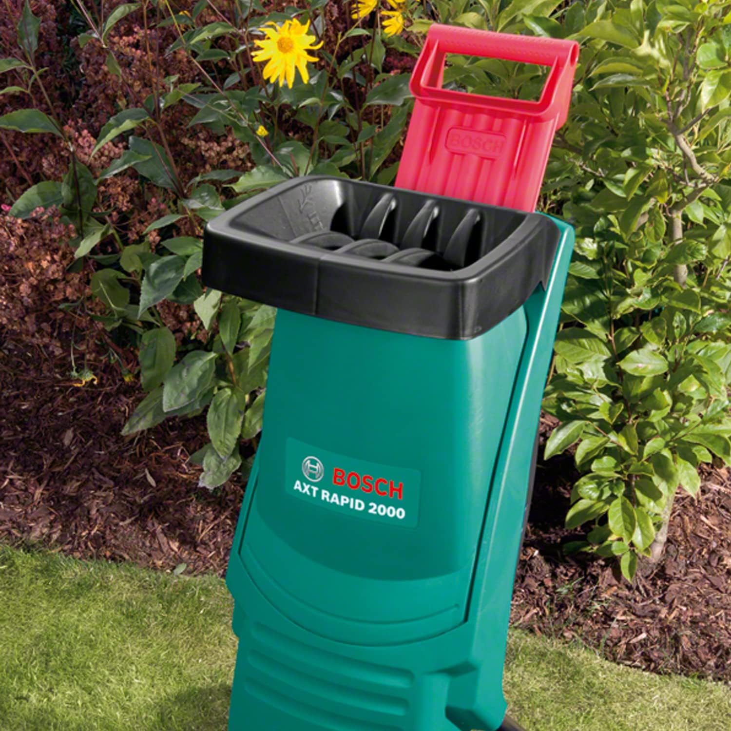 Bosch AXT Rapid 2000 Trituratore (per la triturazione potente dei rifiuti da giardino; potente motore da 2000 W)