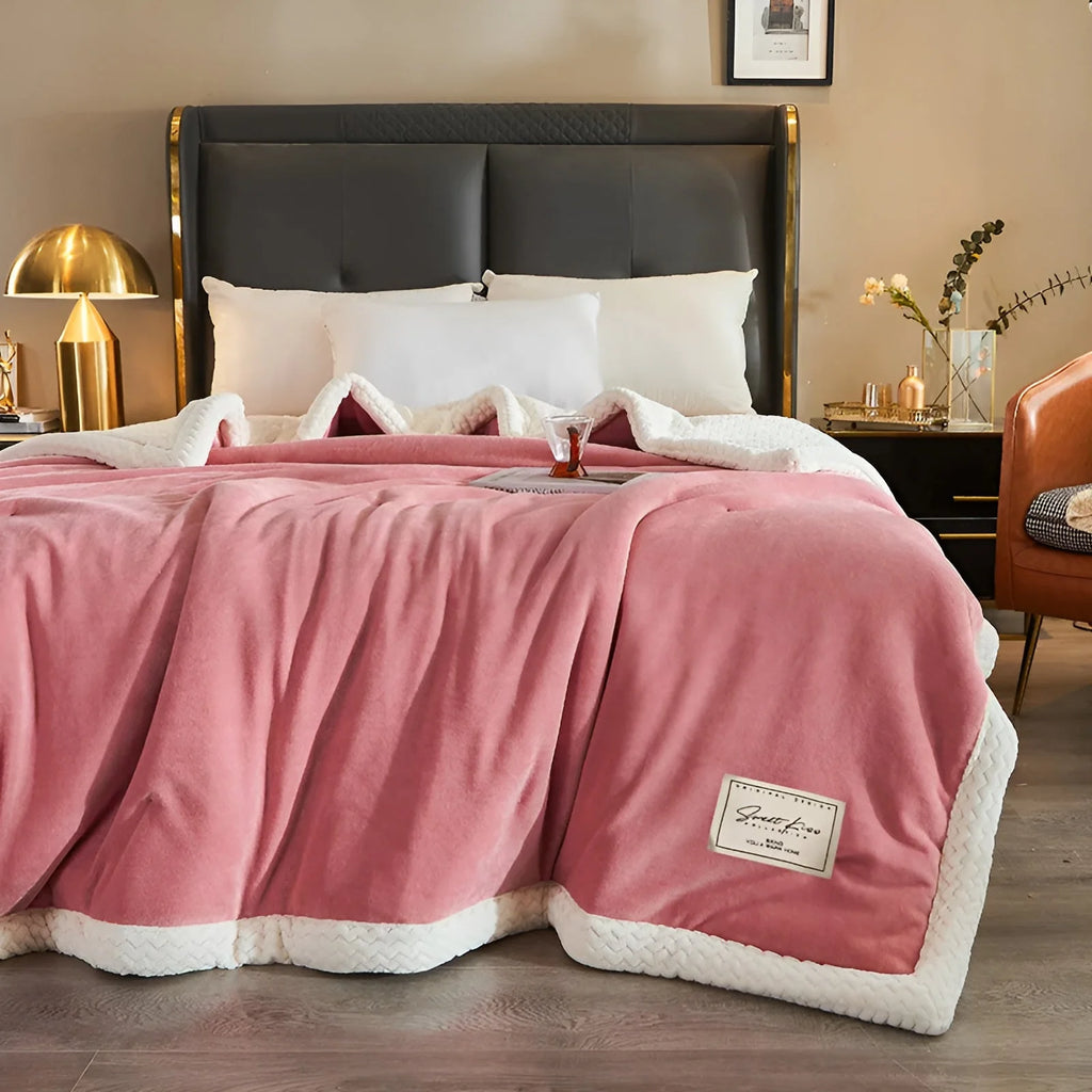Dreilagige Fleece-Bettdecke ThickPlush“ – Extra weiche, gesteppte Decke für gemütliche Nchte