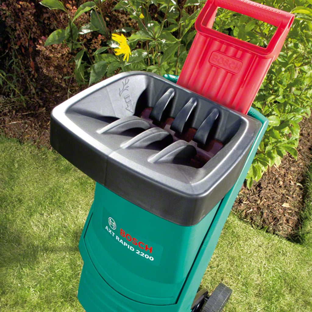 Bosch AXT Rapid 2000 Trituratore (per la triturazione potente dei rifiuti da giardino; potente motore da 2000 W)