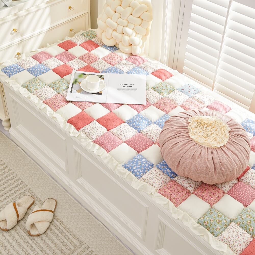 Handgefertigter Patchwork-Sofabezug mit Blumenmuster für ultimativen Komfort