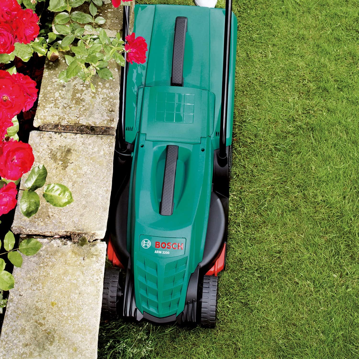 Bosch Tosaerba ARM 3200 (1200 W, ampiezza di taglio: 32 cm, con lama aggiuntiva inclusa, in scatola di cartone) – Amazon Edition