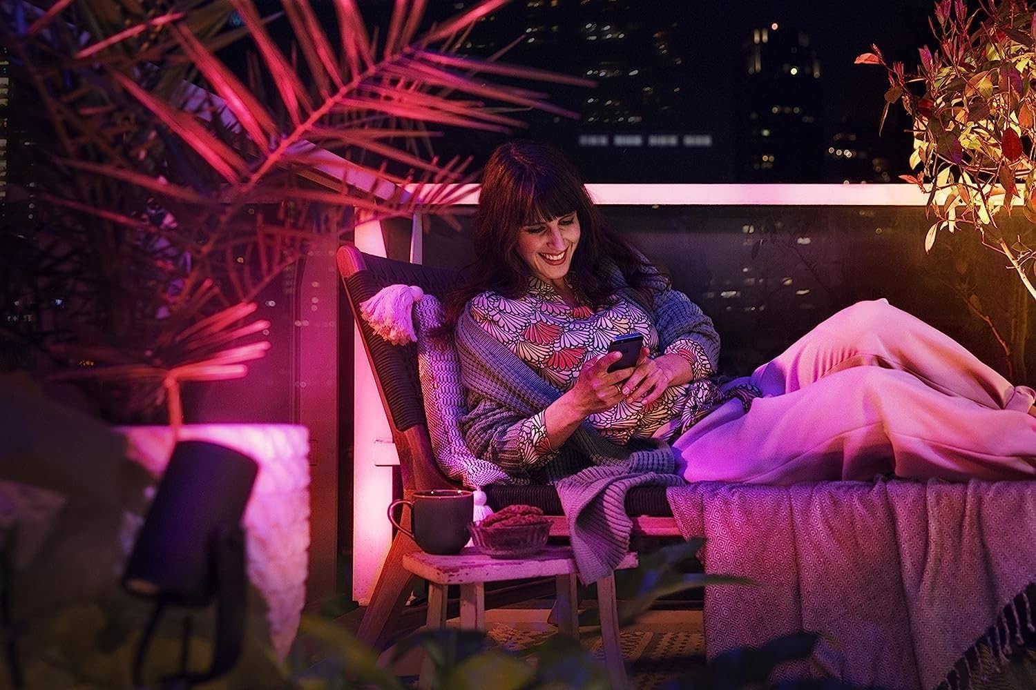 Philips Hue White & Color Ambiance Lily Gartenspot [solo estensione], richiede Hue Bridge + kit base (venduti separatamente), compatibile con Alexa, Google Assistant e Apple Homekit