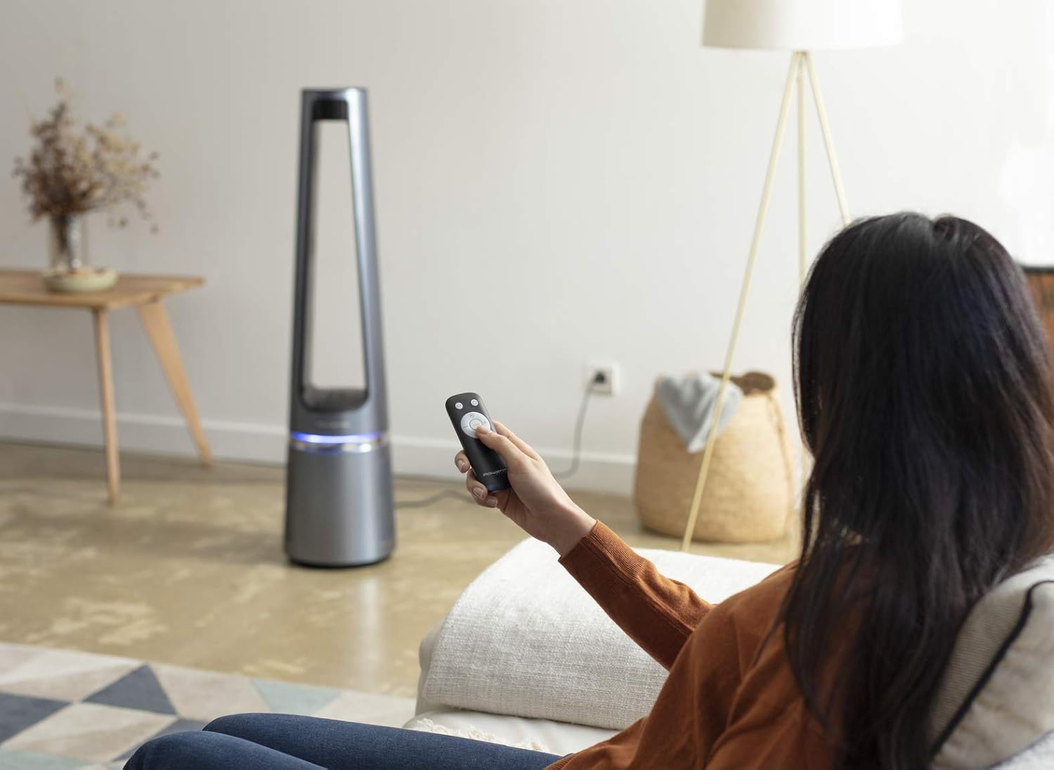 Rowenta QU5062 Eclipse Purificatore d'aria 3in1 | Termoventilatore | Ventilatore | filtra il 99,9% delle particelle | per ambienti fino a 30 m2 | riscaldamento rapido fino a 35°C | modalità automatica giorno/notte | Nero/Grigio