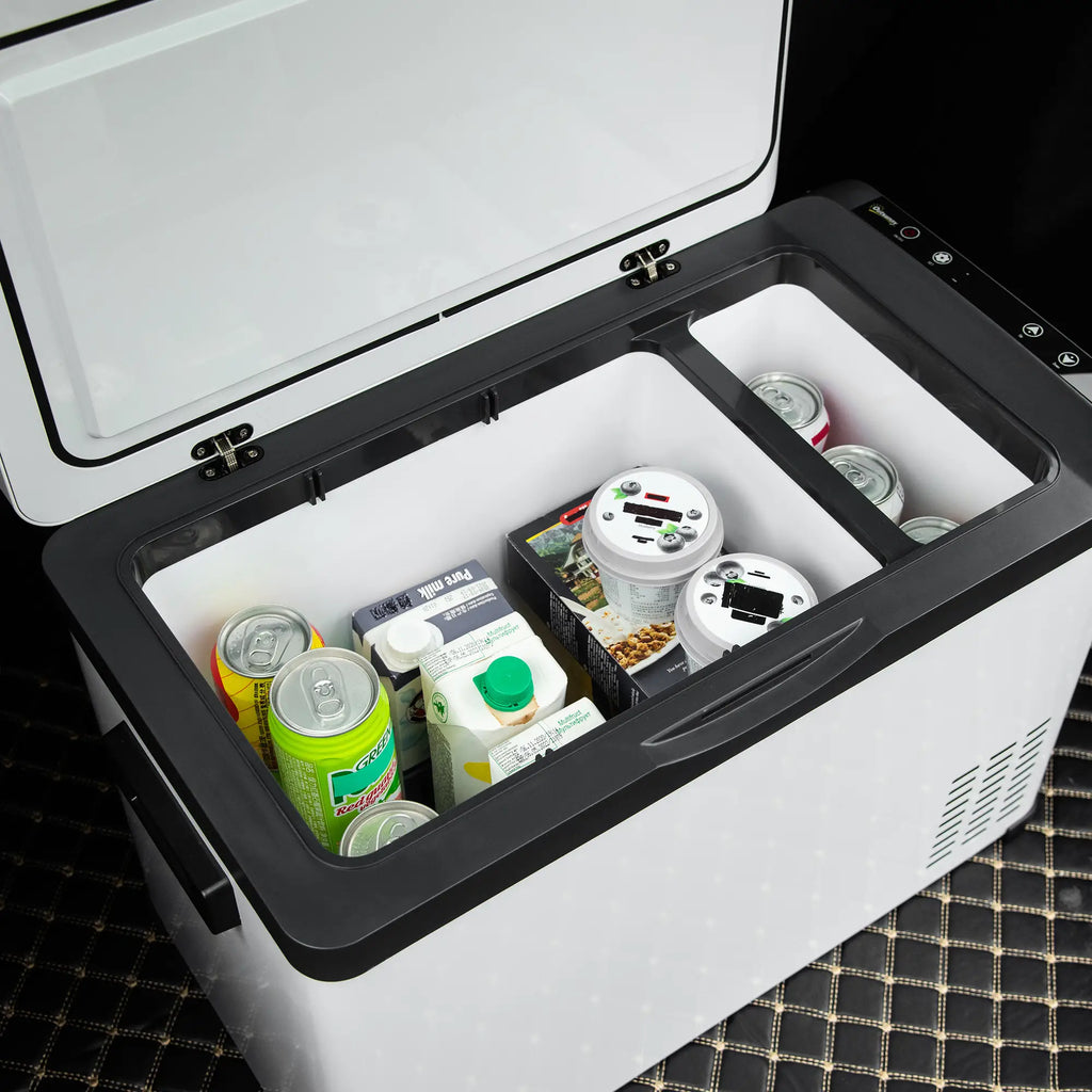 Frigorifero portatile a compressore Outsunny, pannello LCD, protezione della batteria, bianco