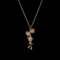 Collana con ciondolo a fiori di pesco