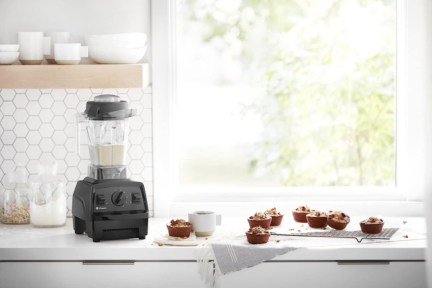 Vitamix VM0201 E310 Explorian Standmixer, Edelstahl, schwarz