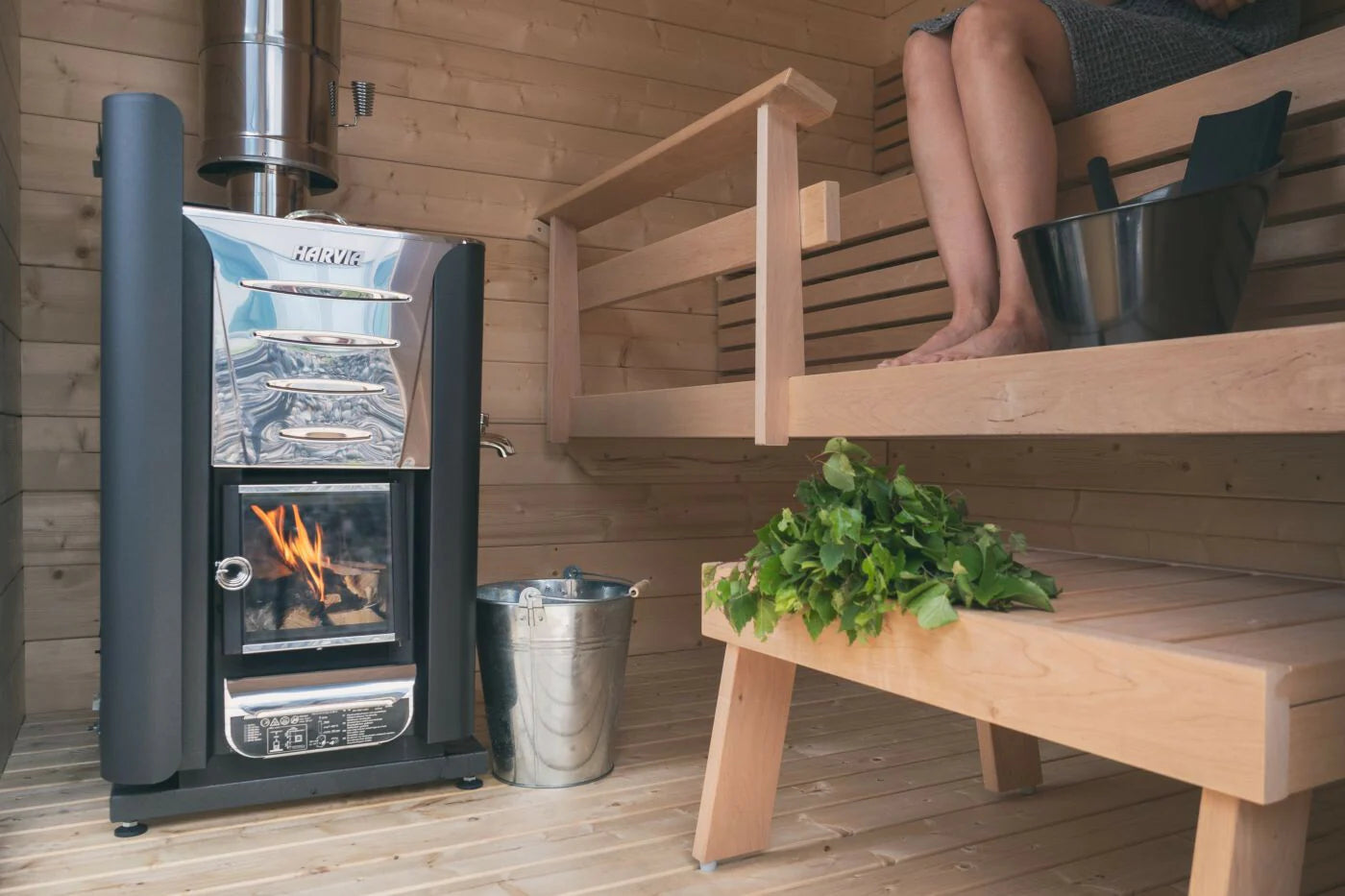 Harvia Saunaofen holz 20 Pro ES, 8-20m, mit einem Wasserbehlter an der Vorderseite