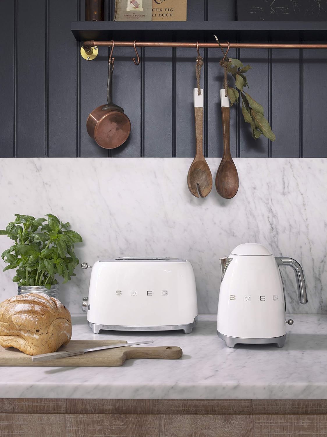 Smeg, 2x2 TSF01CREU - Tostapane, 2 scomparti per 2 fette, 6 livelli di doratura, funzione riscaldamento, funzione scongelamento e bagel, vassoio raccoglibriciole, 950W, Crema