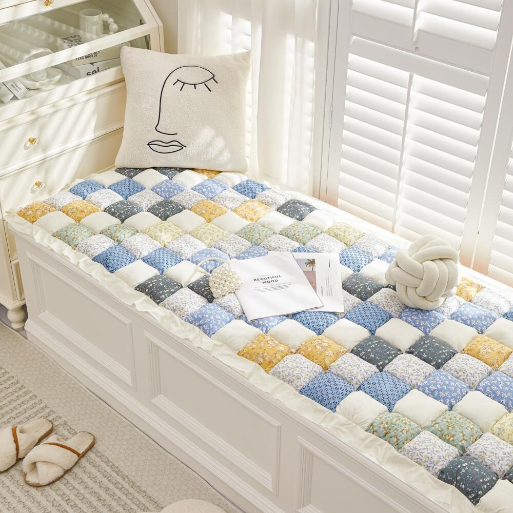 Handgefertigter Patchwork-Sofabezug mit Blumenmuster für ultimativen Komfort