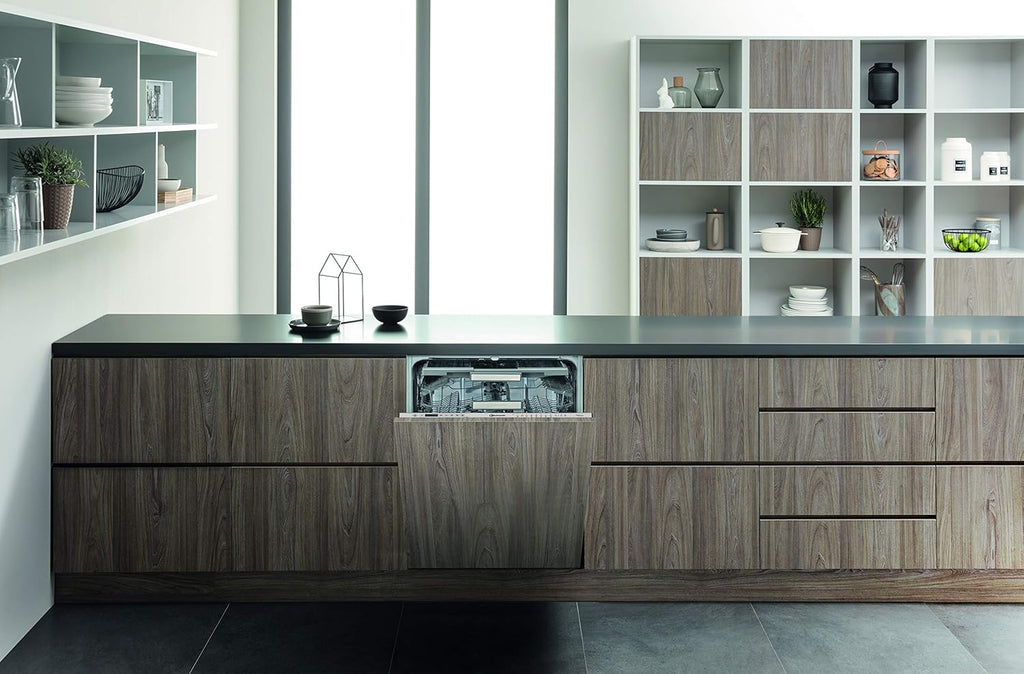 Bauknecht BCIO 3T341 PLET Lavastoviglie completamente integrata 60 cm/Acciaio inox/14 coperti/10 programmi standard e 1 programma sensore/PowerClean/ActiveDry/Cassetto portaposate/Protezione completa dall'acqua