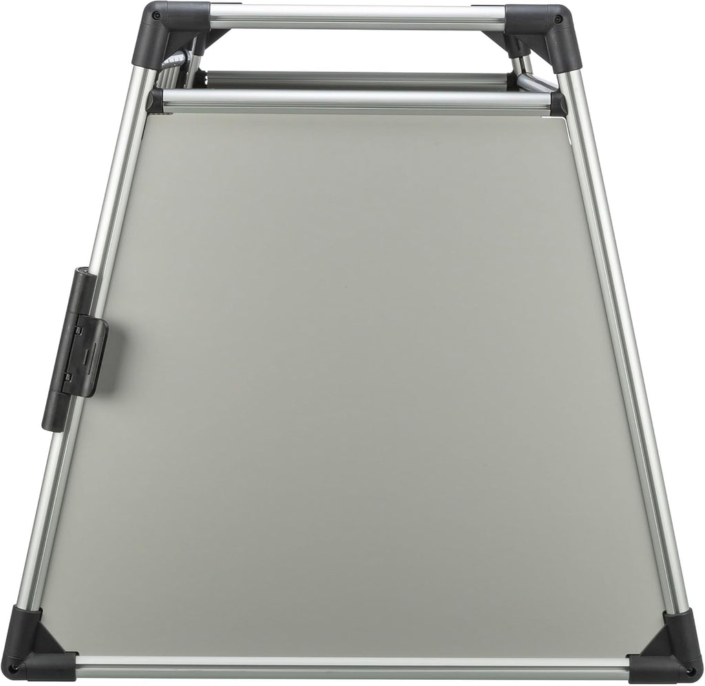 TRIXIE Hunde-Transportbox Aluminium in silber – M: 55 × 62 × 73 cm, stabile und geräuscharme Hundebox mit abgeschrägten Seiten, Sicherheitsverschluss & rutschfester Liegematte – 39342