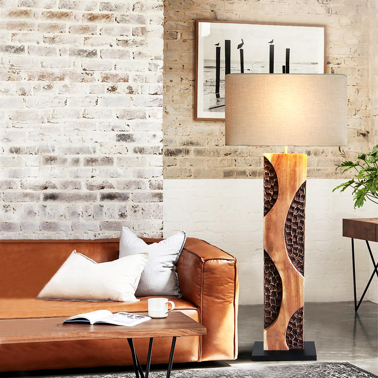 Lampada da terra in legno AMAZONIA 170cm paralume in lino fatta a mano