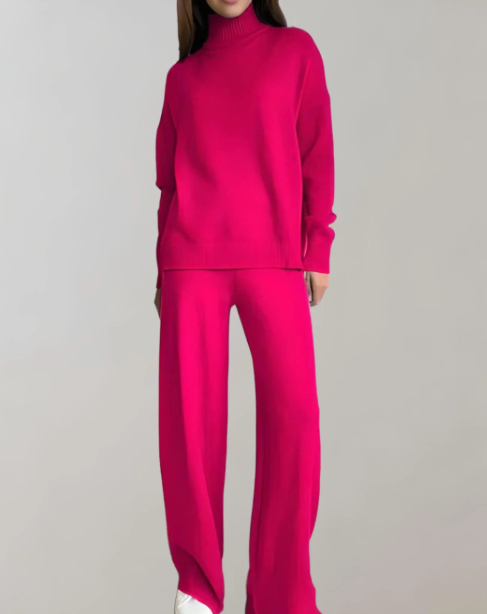 2-teiliges Set aus lockerem Strickpulli mit Rollkragen und weit geschnittener Hose