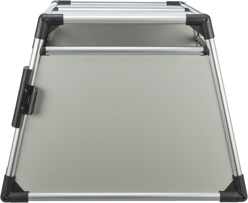 TRIXIE Hunde-Transportbox Aluminium in silber – M: 55 × 62 × 73 cm, stabile und geräuscharme Hundebox mit abgeschrägten Seiten, Sicherheitsverschluss & rutschfester Liegematte – 39342