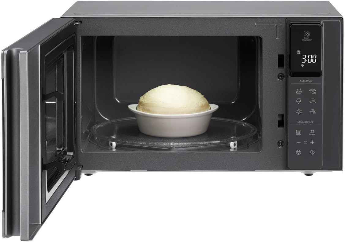 LG MS2595CIS Forno a microonde con tecnologia Smart Inverter, capacità 25 litri, 1000 W, programmi automatici, livelli di potenza regolabili e funzione EasyClean, argento