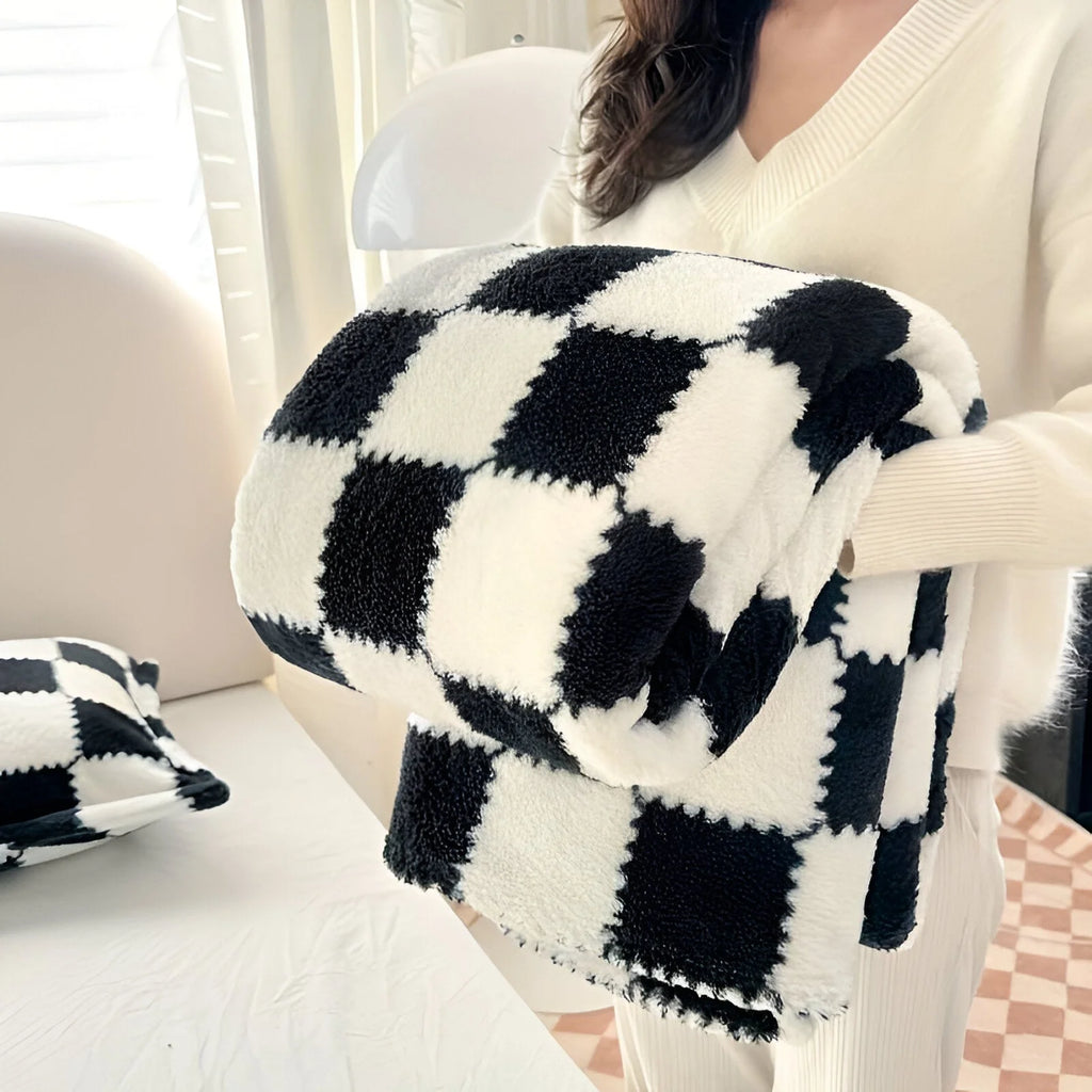 SnugFuz Kuscheldecke – Weiche, bunte Fleece-Decke mit niedlichem Karomuster