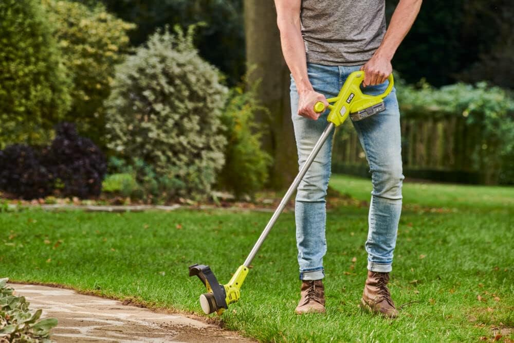 RYOBI 18 V ONE+ Akku-Rasentrimmer mit Radführung RY18LT33A-0 (33 cm Kantenschneidefunktion mit Fußsteuerung, Ø Fadenspule 1 x 1,65 mm, ohne Akku und Ladegerät)