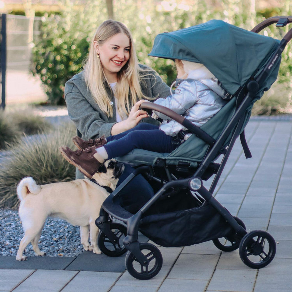 my junior® Buggy PICO³ | bis 22kg | Einhand AutoFold-Klappmechanismus | Ergonomische Liegeposition nach IGR e.V. | großes Sonnenverdeck UV50+ | Handgepäckmaß | 2 Belüftungsfenster Hazel - Black