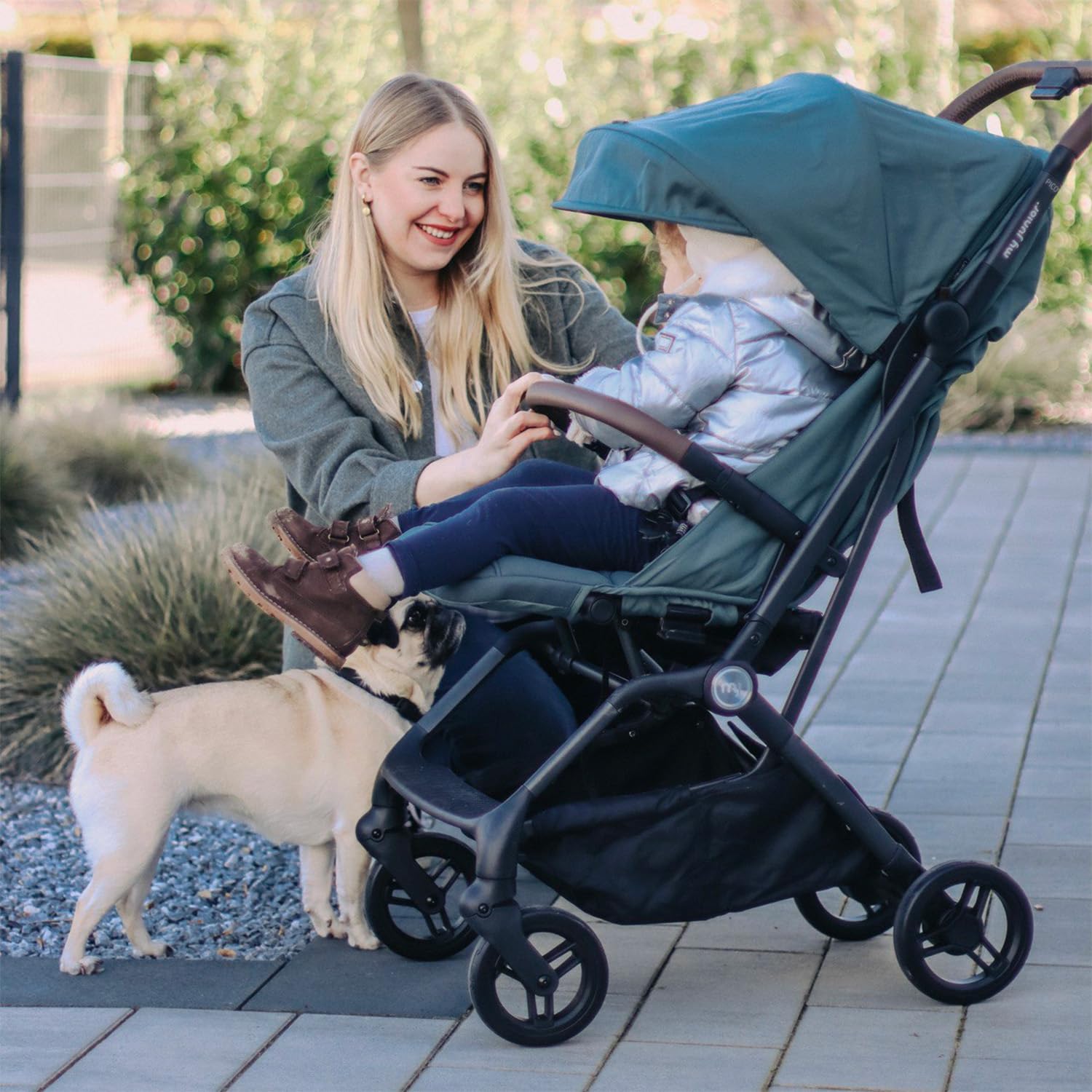 my junior® Buggy PICO³ | bis 22kg | Einhand AutoFold-Klappmechanismus | Ergonomische Liegeposition nach IGR e.V. | großes Sonnenverdeck UV50+ | Handgepäckmaß | 2 Belüftungsfenster Hazel - Black