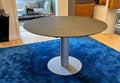 Tavolo da pranzo Ronald Schmitt Linda rotondo 120 cm, allungabile a 170 cm, piano in ceramica