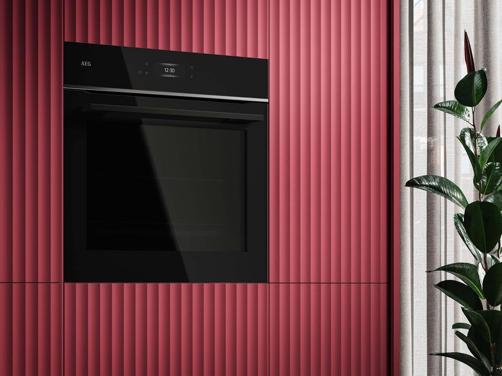 AEG Einbaubackofen – Serie 5 Ringheißluft: Gleichmäßige Garergebnisse auf 3 Ebenen – Pyrolyse Selbstreinigung – 25 Automatikprogramme – LED-Touchdisplay – Schnellaufheizung – Schwarz – BPE53516AB