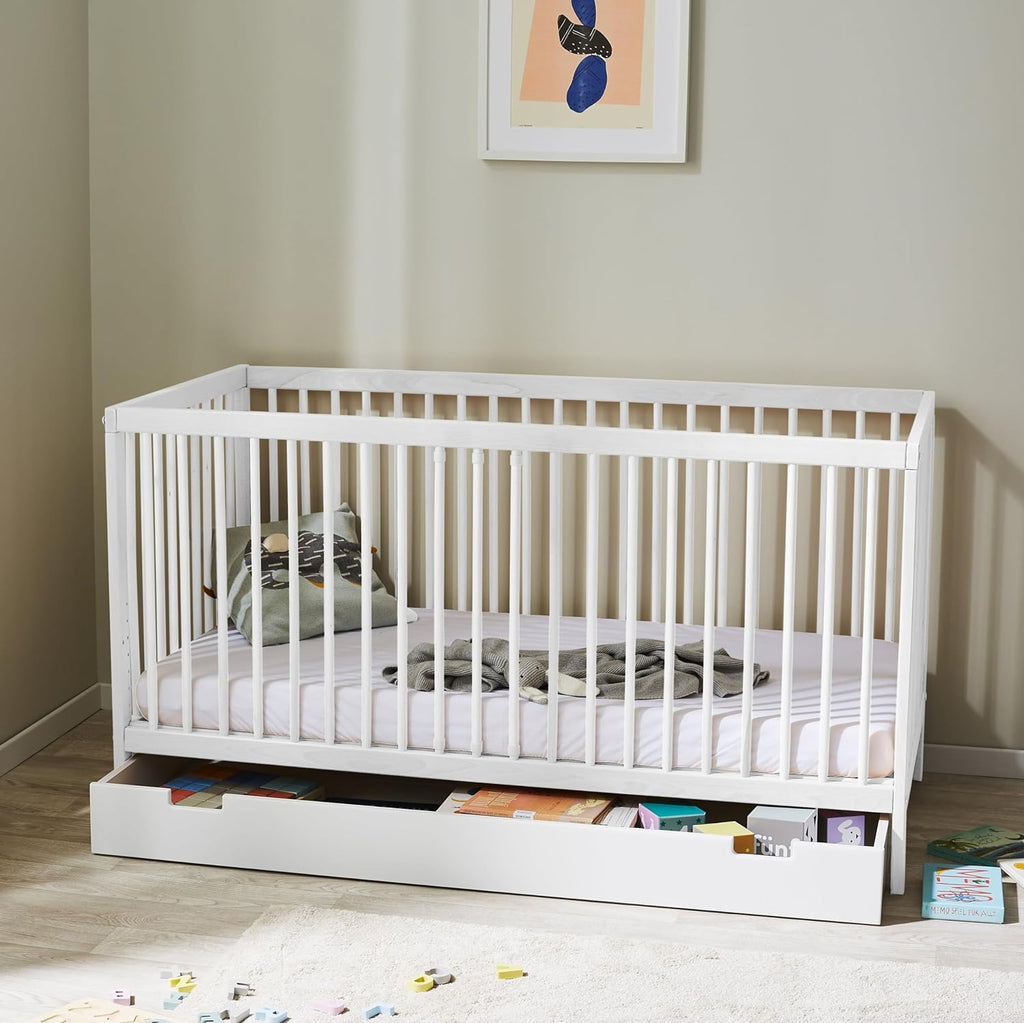 Kids Collective Lettino per neonati 60x120 regolabile in altezza e sponde rimovibili, opzionale con cassetto e materasso | Legno di faggio bianco molto stabile Prodotto in Europa