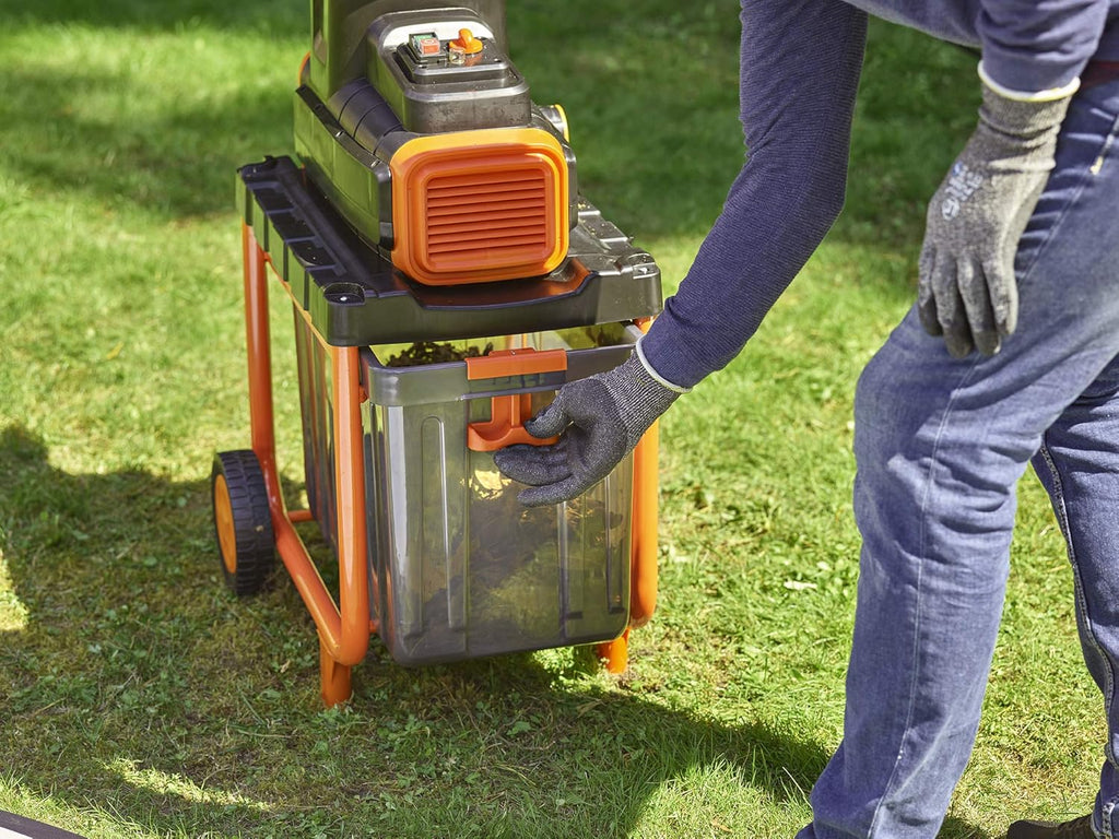 Black+Decker 2.800 Watt Elektro-Leisehäcksler (zur schnellen Zerkleinerung von Zweigen und Ästen bis 45 mm, 45l Auffangbehälter, Vorwärts-/Rückwärtslauf, robuste Räder+Standfüße) BEGAS5800 Multicolor