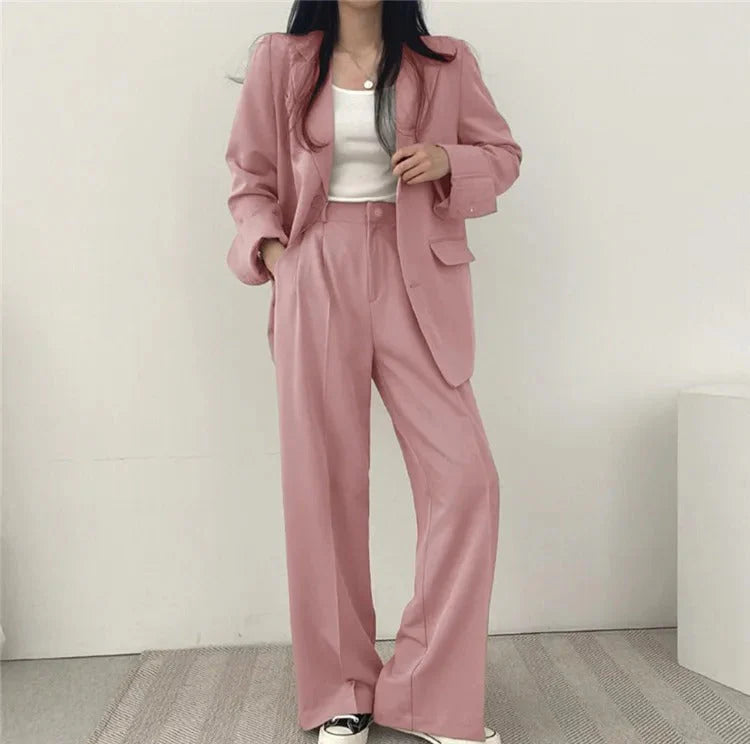 Complesso blazer e pantaloni a sigaretta monocromatico da donna