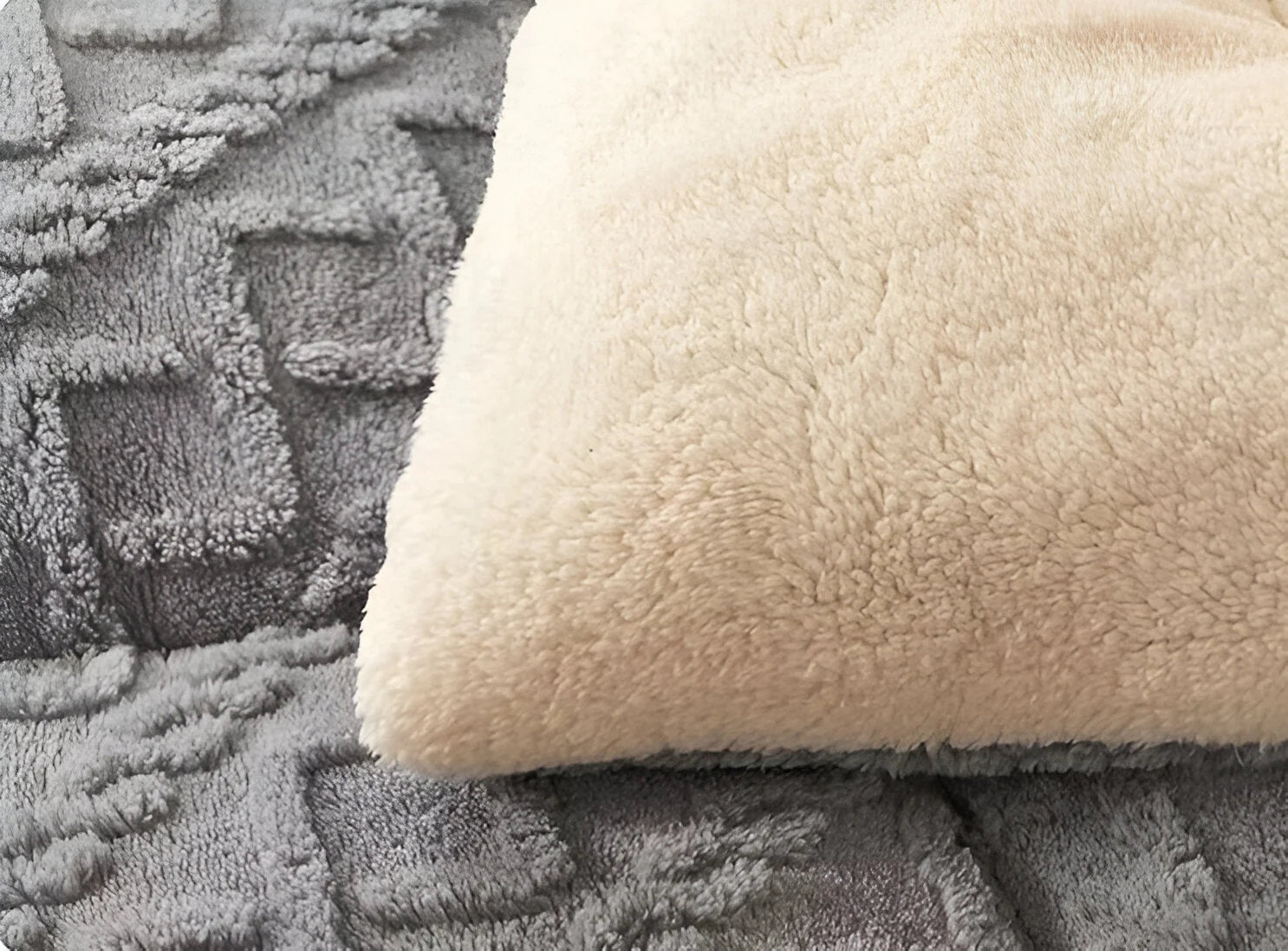 FluffFusion - Weiche und dicke Plüschdecke mit doppelseitigem Design