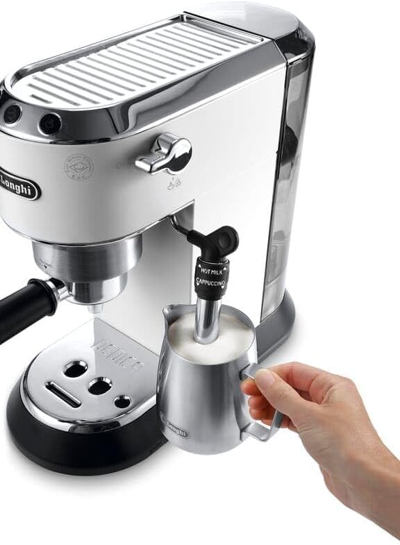 De'Longhi Dedica Style EC 685.M – Macchina da caffè espresso con portafiltro, con montalatte professionale, larga solo 15 cm, per caffè in polvere o cialde ESE, serbatoio dell'acqua da 1 l, argento