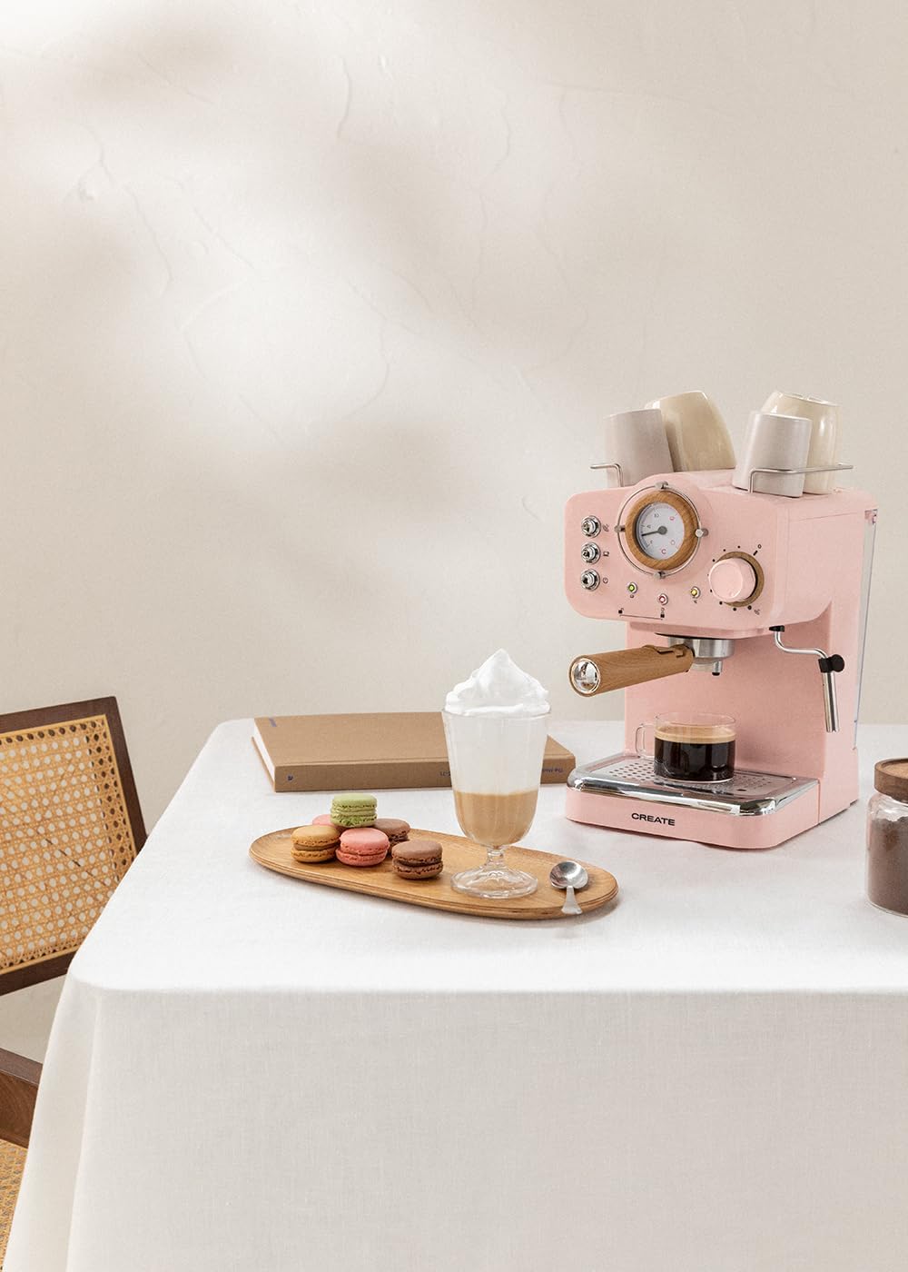 CREATE / THERA RETRO/Macchina da caffè espresso semiautomatica Rosa Pastello Opaco e Legno / Pompa a pressione 20bar, 1100W, Serbatoio acqua 1.25L, per caffè macinato, cialde ESE 55mm, con vaporizzatore, 1100W