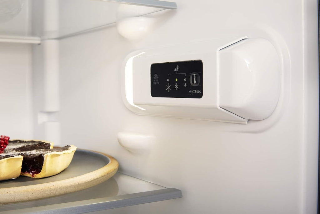 Combinazione Frigorifero/Congelatore Bauknecht, altezza 189 cm, capacità totale 339 litri / LessFrost/Fresh Zone+/Active Fresh/Funzione Super Cooling/Active Freeze