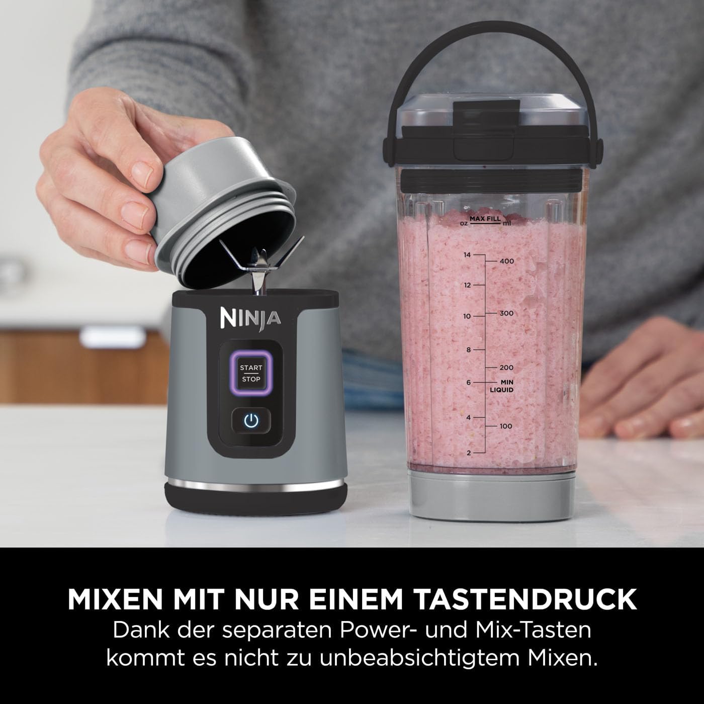 Ninja Blast Frullatore Portatile / Frullatore a Immersione / Frullatore per Smoothie, Tazza da 530 ml, Coperchio a Prova di Perdite, Mini Frullatore Potente, Senza Fili e Ricaricabile, Trita Ghiaccio e Frutta, Nero, BC151EUBK