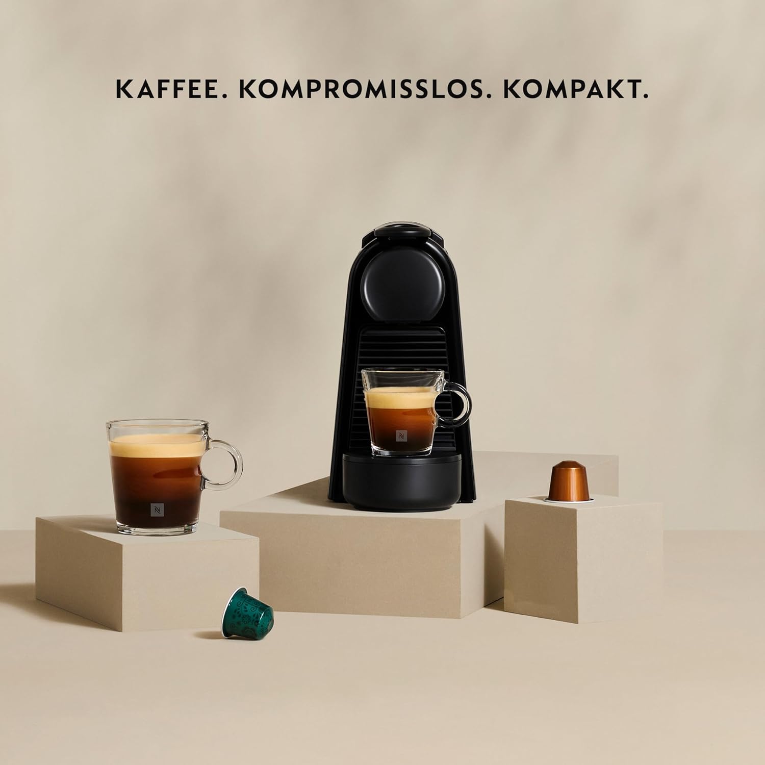 Nespresso De'Longhi EN 85.B Essenza Mini Macchina da Caffè a Capsule,Welcome Set con Capsule Assortite in Diversi Gusti,Pressione Pompa 19 bar,Design Salvaspazio,1370W,0.6 L,32.5 x 11 x 20.5 cm,Nero