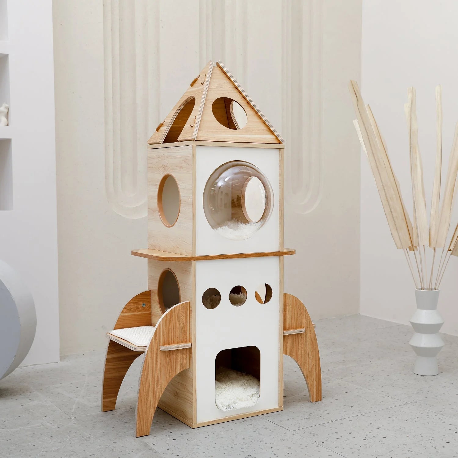ROCKET Kratzbaum – Innovativer Katzenbaum mit Spielplattformen in Raketen-Design