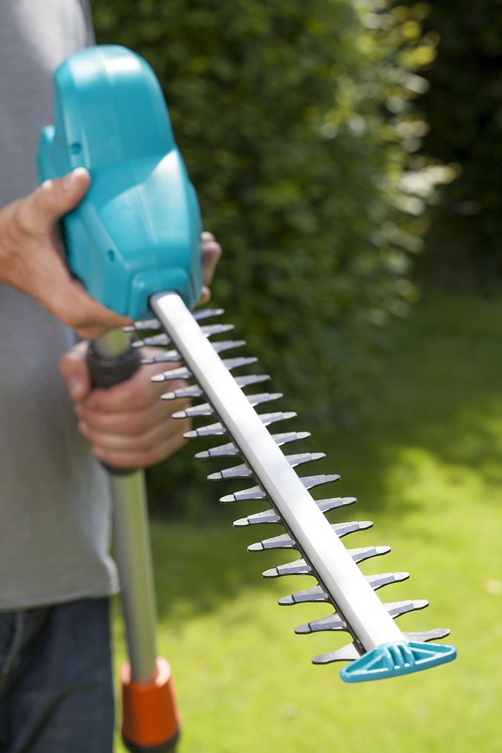 Gardena Tagliasiepi Telescopico THS 500/48: Tagliasiepi da 500 W, 3,5 m di portata, testa inclinabile e manico telescopico, lunghezza lama 48 cm, impugnatura ergonomica e protezione antiurto (8883-20)