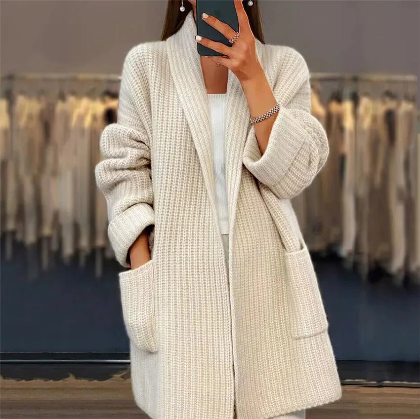 Warme und modische Strickjacke für Frauen, ideal für den Winter
