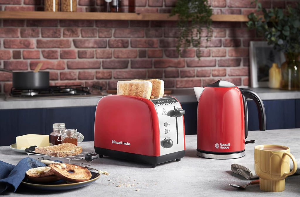Russell Hobbs Set Colazione Colours+ Rosso: Macchina da caffè [Timer digitale, Doccetta per estrazione e aroma ottimali] 24031-56 + Bollitore [1,7l, 2400W] 20412-70 + Tostapane [per 2 fette] 26554-56