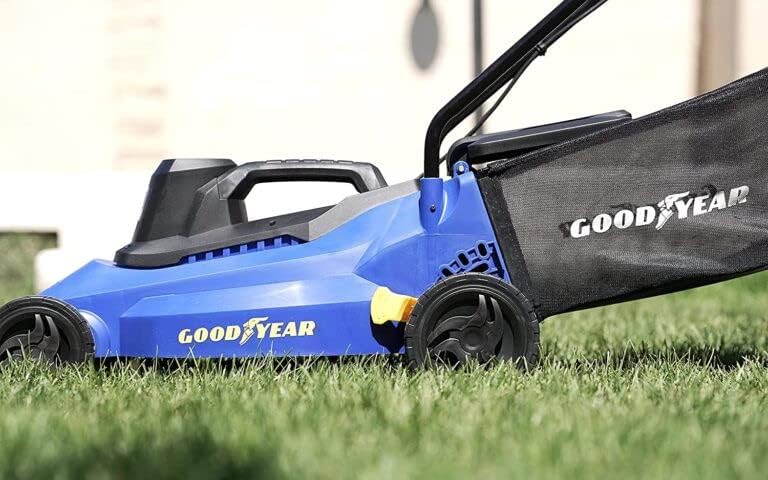 Goodyear – Tagliaerba elettrico da 1800 W. Motore 3200 giri/min 210–230 V. Tagliaerba a filo con larghezza di taglio di 40 cm. 71x48x29 cm. Sacco di raccolta da 35 litri