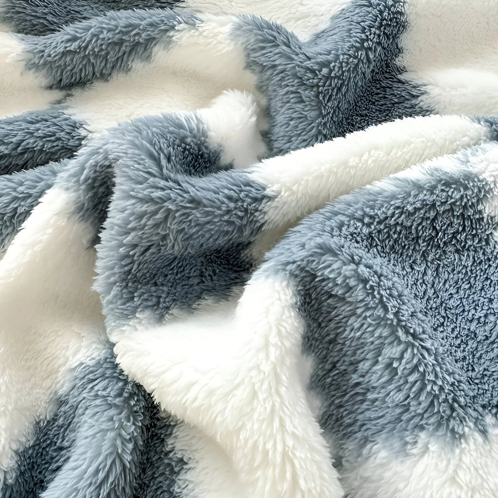 SnugFuz Kuscheldecke – Weiche, bunte Fleece-Decke mit niedlichem Karomuster