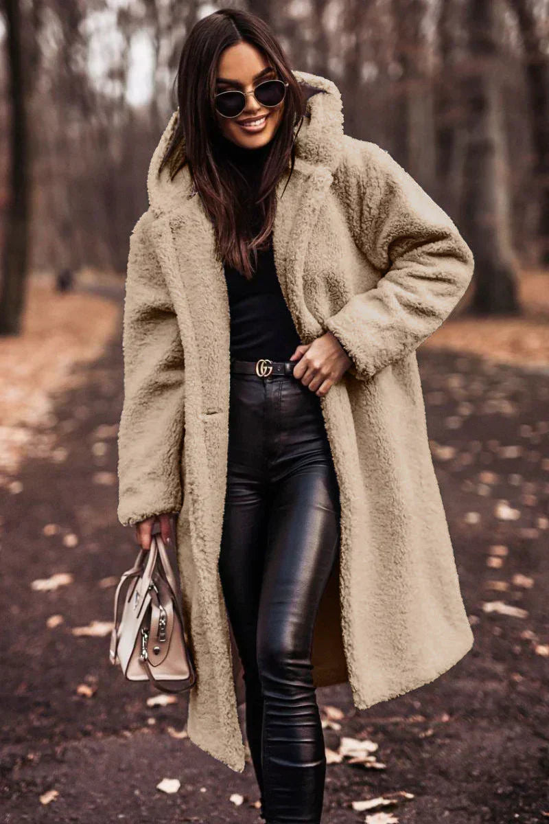 Caldo ed elegante cappotto di lana da donna